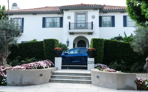 Designing a welcoming driveway planting that works with your home