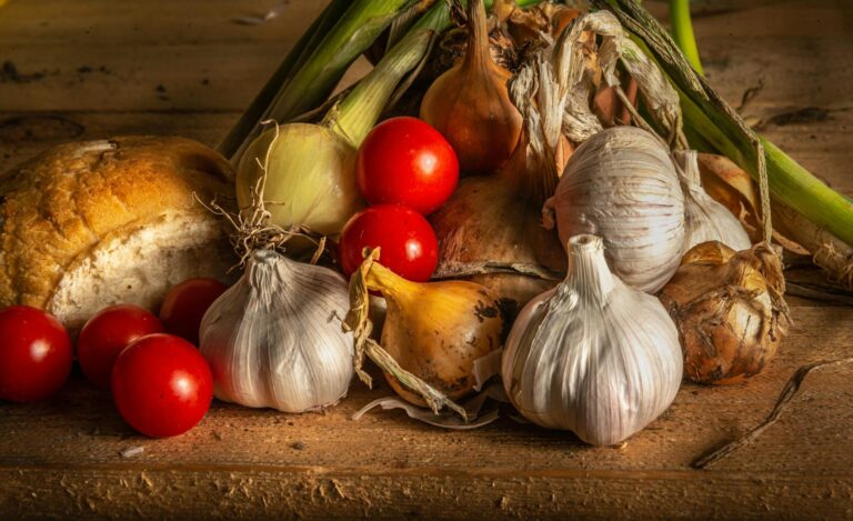 Container tomato plants balcony garlic onions growing garden