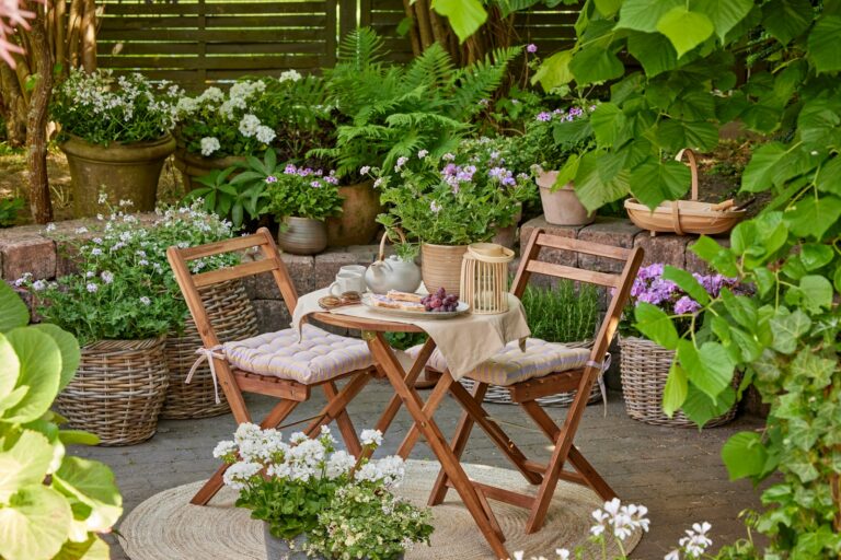 Small balcony garden