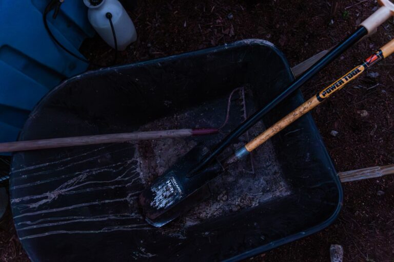 Hand tools shovel