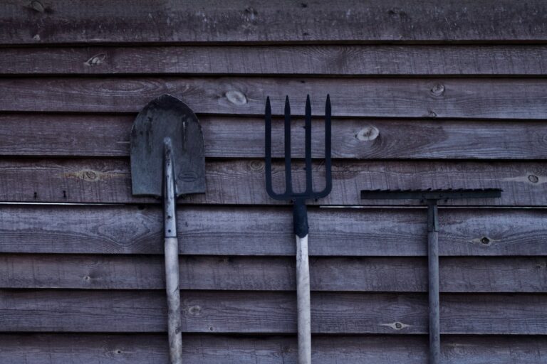 Garden tools rack