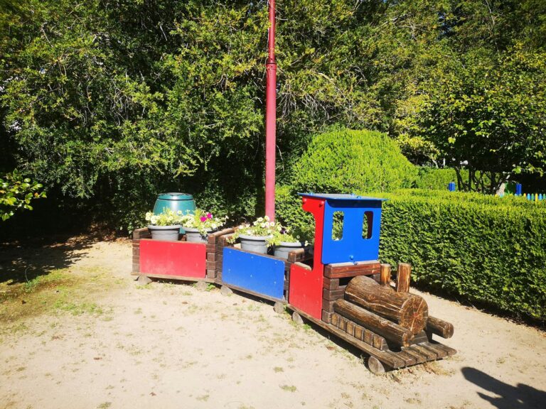 Kids garden play