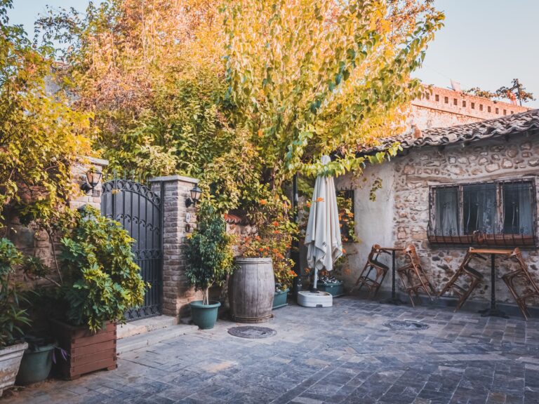 Courtyard garden seating