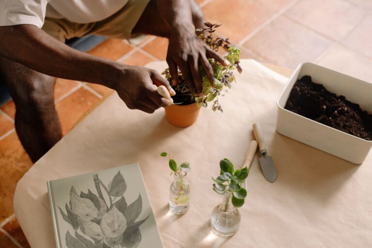 Hand mixing worm